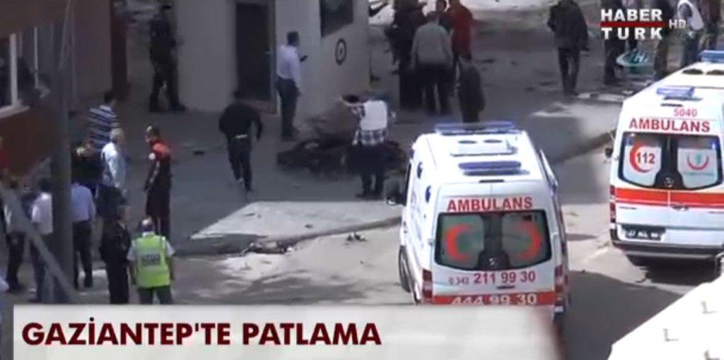 ЕКСПЛОЗИЈА У ТУРСКОЈ: Двоје страдало у нападу на полицијску станицу (ВИДЕО)